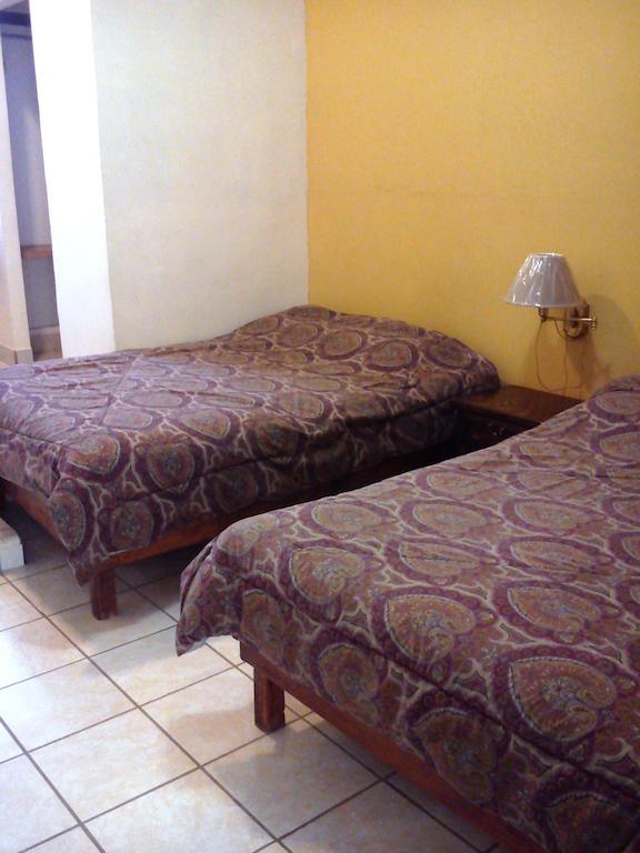 Hotel Los Balcones Parras de la Fuente Habitación foto