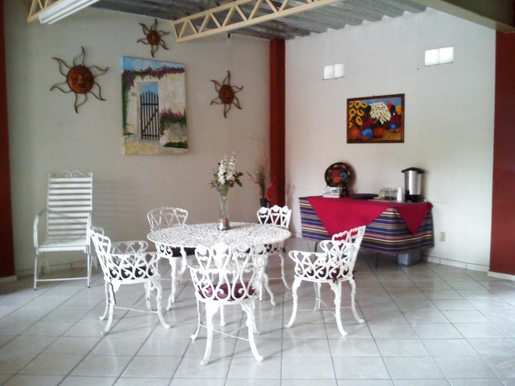 Hotel Los Balcones Parras de la Fuente Exterior foto