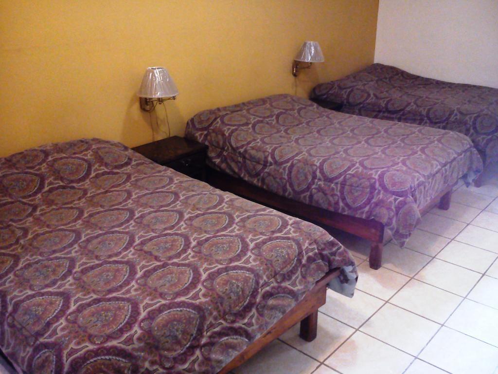 Hotel Los Balcones Parras de la Fuente Habitación foto